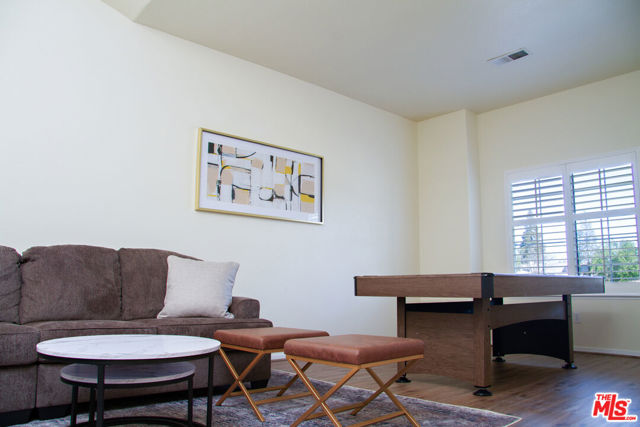 8506 Blue Heron Drive, Bakersfield CA: https://media.crmls.org/mediaz/7299c445-0d41-4bcf-b60a-1b6016fcf0b5.jpg