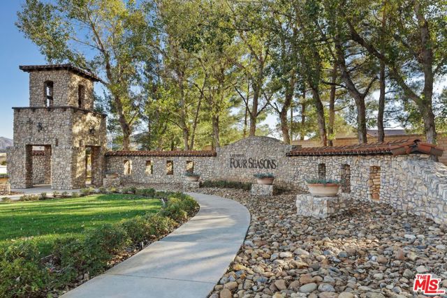 1514 Green Creek Trail, Beaumont CA: https://media.crmls.org/mediaz/729a6fb2-cdd5-42fe-a8ff-9f597630b68c.jpg