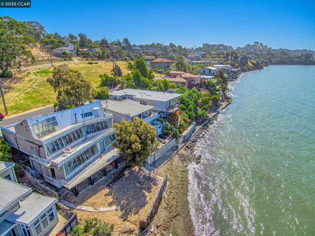 841 Ocean Ave, Richmond CA: https://media.crmls.org/mediaz/729b7b10-43c9-4edd-901e-b0ace6f45c47.jpg