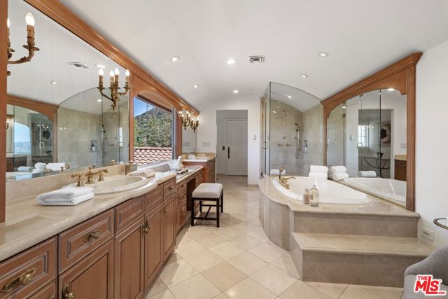 3595 Wonder View Drive, Los Angeles, California 90068, 5 Bedrooms Bedrooms, ,5 BathroomsBathrooms,Single Family Residence,For Sale,Wonder View,24391313