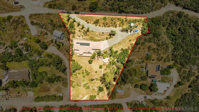 22318 Casa De Carol, Ramona CA: https://media.crmls.org/mediaz/729c413c-4602-414c-b779-fb90b3a05448.jpg