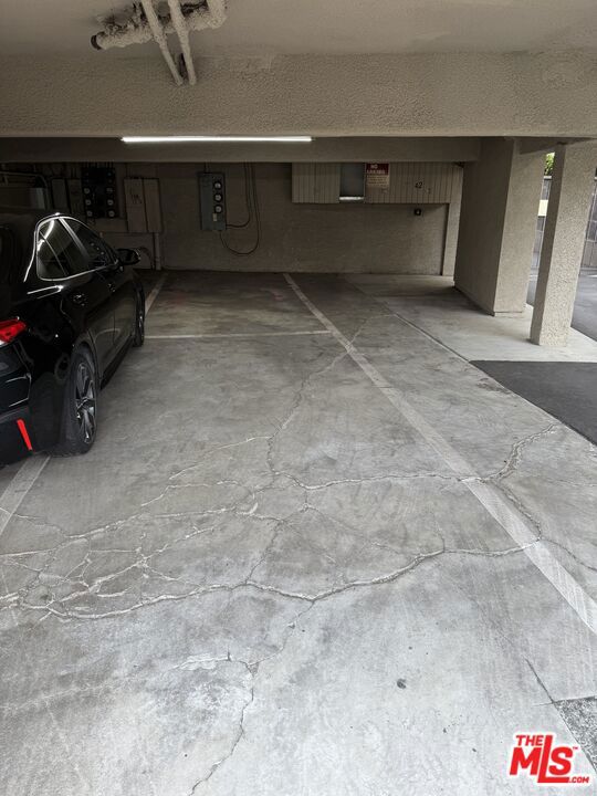 4647 Willis Avenue, Sherman Oaks CA: https://media.crmls.org/mediaz/729c9c4b-e782-4fac-a9ec-c7a69a7bab67.jpg