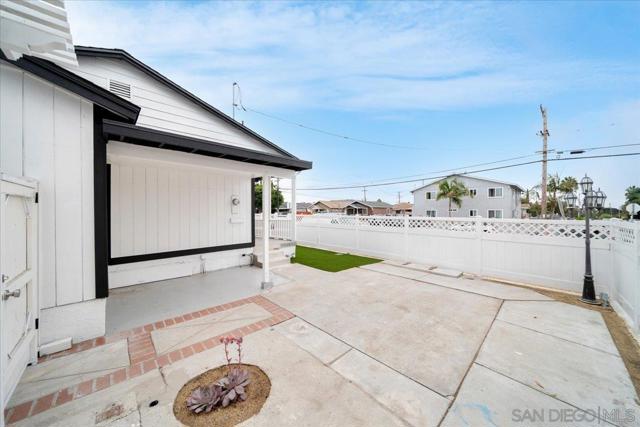 4204 Dwight St, San Diego, California 92105, 2 Bedrooms Bedrooms, ,1 BathroomBathrooms,Single Family Residence,For Sale,Dwight St,250018966SD