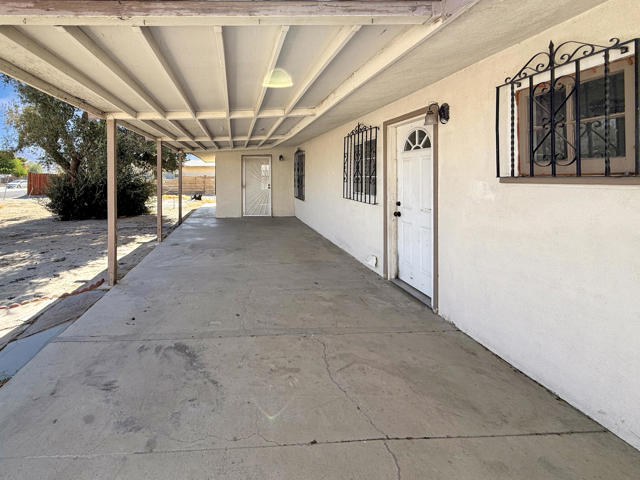 83053 Sonora Avenue, Indio CA: https://media.crmls.org/mediaz/729ce5dd-4523-4b62-af50-dbcc7c3a822d.jpg