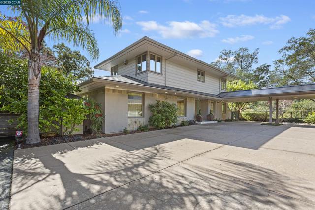 1121 Estates Dr, Lafayette CA: https://media.crmls.org/mediaz/729e2cac-375a-4712-b359-30f694cc3d70.jpg