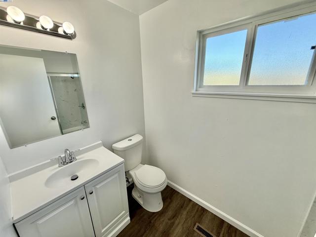 809 Coburn Ct, San Leandro CA: https://media.crmls.org/mediaz/729e51c3-ed70-4f00-8c8d-24b37bb10f53.jpg