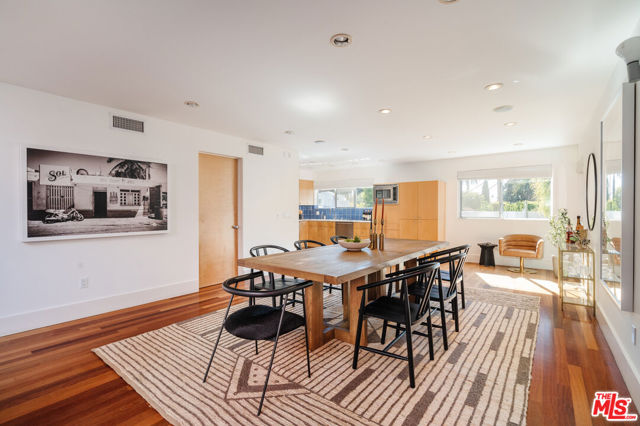 1320 Abbot Kinney Boulevard, Venice CA: https://media.crmls.org/mediaz/729e6d05-0434-48db-9247-cc279799c37e.jpg