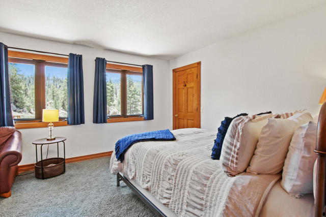 43630 Rainbow Lane, Angelus Oaks CA: https://media.crmls.org/mediaz/729f8610-1f0a-499b-990e-39adab33e90f.jpg