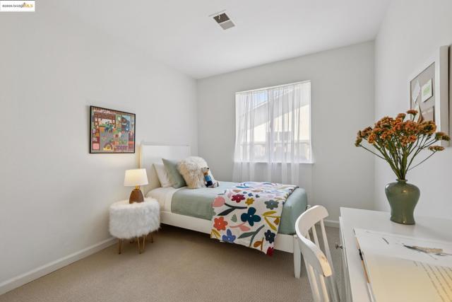 934 Bancroft Rd, Concord CA: https://media.crmls.org/mediaz/72a03379-a8e7-4e2d-ae50-eb0c0ff95bf6.jpg