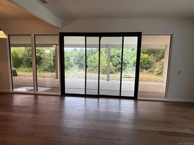 2566 Los Cerritos Ln, Fallbrook CA: https://media.crmls.org/mediaz/72a09e0a-212a-42ac-ac2c-eece39c08ca5.jpg
