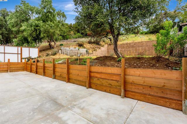 Image 34 of 35 For 158 Baxter St.