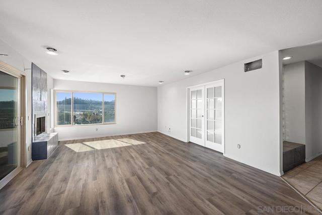 10400 caminito Cuervo, San Diego CA: https://media.crmls.org/mediaz/72a209b3-b088-40e8-b0d5-29273ffe7c3b.jpg