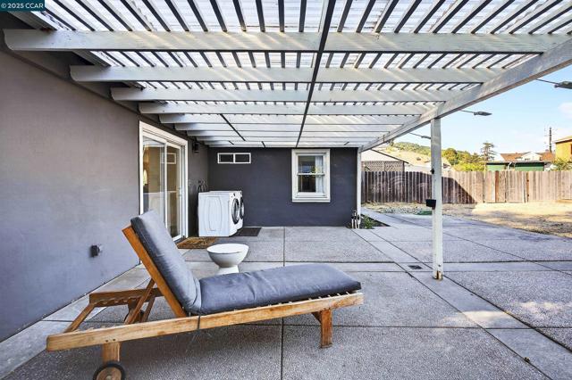 5774 Friar Ct, El Sobrante CA: https://media.crmls.org/mediaz/72a24ded-f7c9-42e5-8266-0fd7c6cbc9b6.jpg