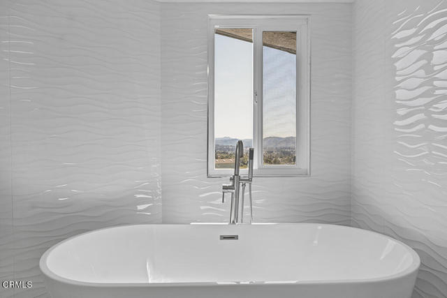 Detail Gallery Image 24 of 56 For 542 San Clemente Way, Camarillo,  CA 93010 - 4 Beds | 2/1 Baths