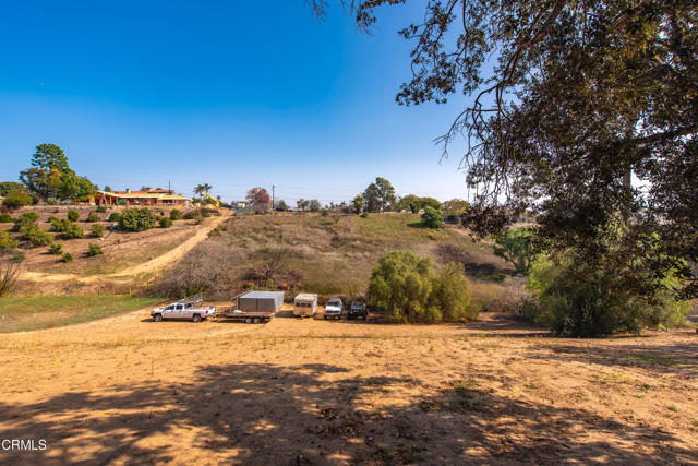 34 Vientos Road, Camarillo CA: https://media.crmls.org/mediaz/72a2bf95-942a-4016-9bc6-030f873c29f4.jpg