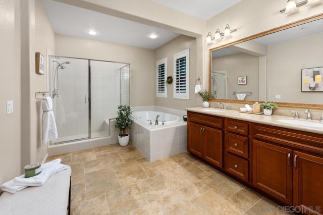 2690 Ponderosa Ct, Escondido CA: https://media.crmls.org/mediaz/72a2f3b3-72b1-48bf-ad13-ceeaa7e655a8.jpg