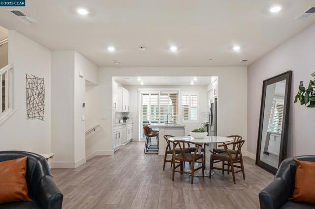 236 Plum Tree Street, Livermore CA: https://media.crmls.org/mediaz/72a30f56-e32a-48d6-bac4-656d1dd4c9a6.jpg