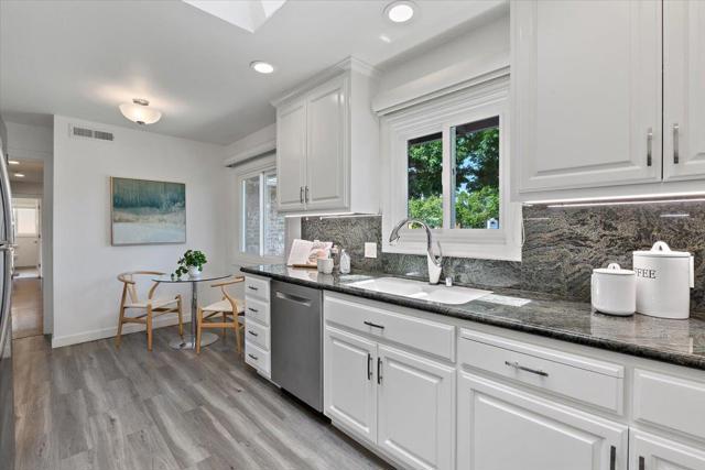 539 Los Ninos Way, Los Altos CA: https://media.crmls.org/mediaz/72a3df24-8316-4a09-a4e1-8213de448ba4.jpg