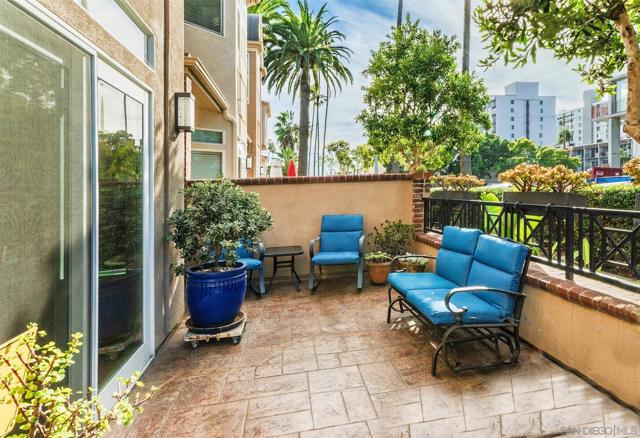 2719 3rd Ave, San Diego CA: https://media.crmls.org/mediaz/72a3e264-23fd-4c83-b626-9eeb692a7957.jpg