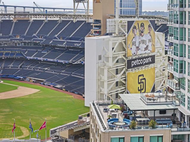 325 7Th Ave, San Diego CA: https://media.crmls.org/mediaz/72a41f86-c945-4479-8b0d-3273d558d2cf.jpg