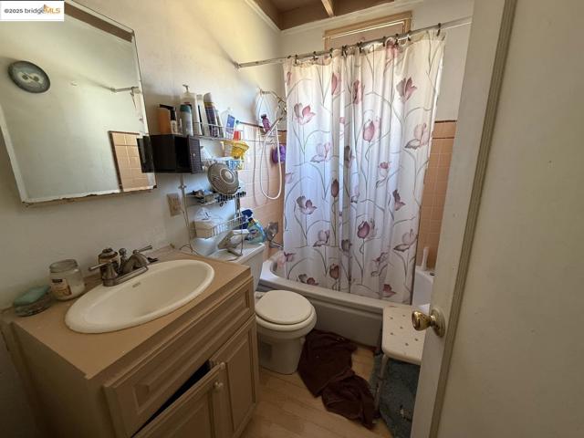 669 Carpino AVE, Pittsburg CA: https://media.crmls.org/mediaz/72a4255e-7129-4b1a-aee6-c26520c51c2b.jpg