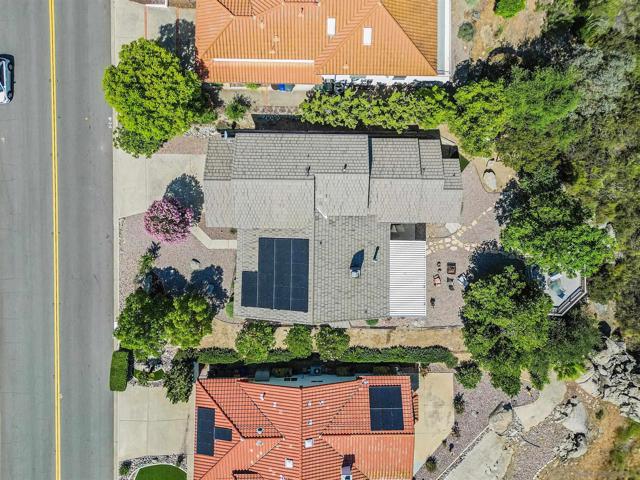 15549 Vista Vicente Dr, Ramona CA: https://media.crmls.org/mediaz/72a471a4-3021-4b2d-a553-d0000552e2c0.jpg