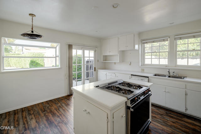 Detail Gallery Image 11 of 37 For 4463 Commonwealth Ave, La Canada Flintridge,  CA 91011 - 3 Beds | 2 Baths