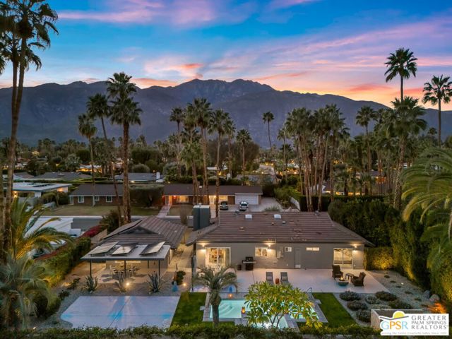 1244 S San Mateo Drive, Palm Springs CA: https://media.crmls.org/mediaz/72a57cfd-2eb2-4621-9955-404a1303dc81.jpg