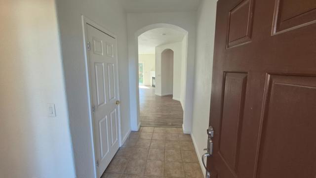 2913 Las Flores Circle, Los Banos CA: https://media.crmls.org/mediaz/72a58434-966a-4c6f-beff-007a7c2dc19c.jpg