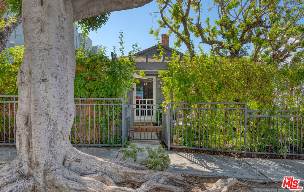 Multifamily at 1014 Pier Avenue