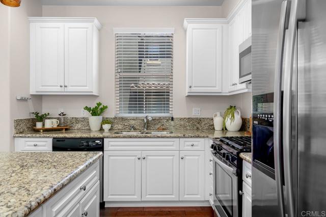 1823 Peach Court, Chula Vista CA: https://media.crmls.org/mediaz/72a718e7-26d5-48ce-a1ae-2c89d8f9964f.jpg