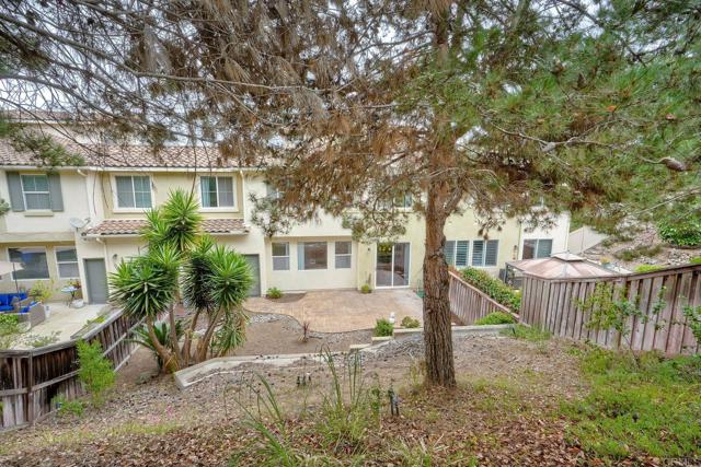 4049 Peninsula Drive, Carlsbad CA: https://media.crmls.org/mediaz/72a79f6d-baa4-4436-a081-3f9230fc1e66.jpg