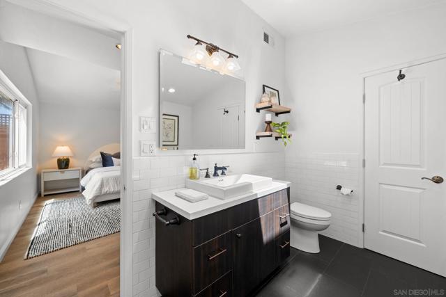 5370 Redding Rd, San Diego CA: https://media.crmls.org/mediaz/72a81464-12d2-413b-937b-5e29c2595a63.jpg