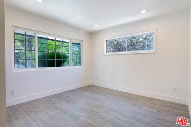 3650 Sapphire Drive, Encino CA: https://media.crmls.org/mediaz/72a81693-105d-418a-bae4-5f6991d468bf.jpg