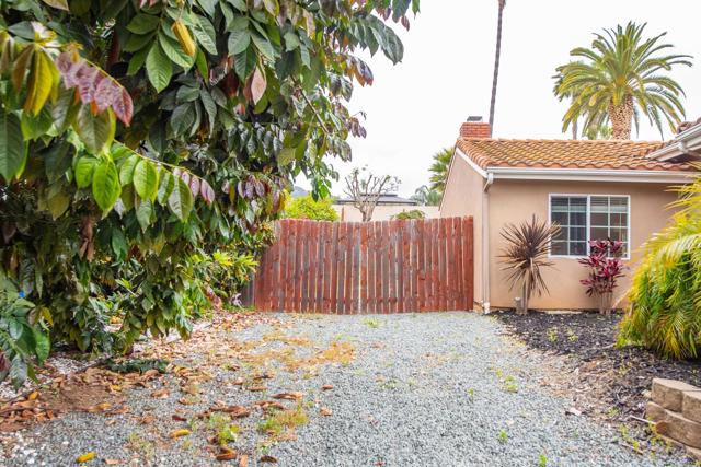 829 Warmlands Avenue, Vista CA: https://media.crmls.org/mediaz/72a84219-1640-4b2a-ab86-bf476bfb7841.jpg