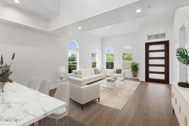 295 Toyon Court, Thousand Oaks CA: https://media.crmls.org/mediaz/72a890f3-f7a1-4fbf-ac15-95cc3d9fbe2a.jpg