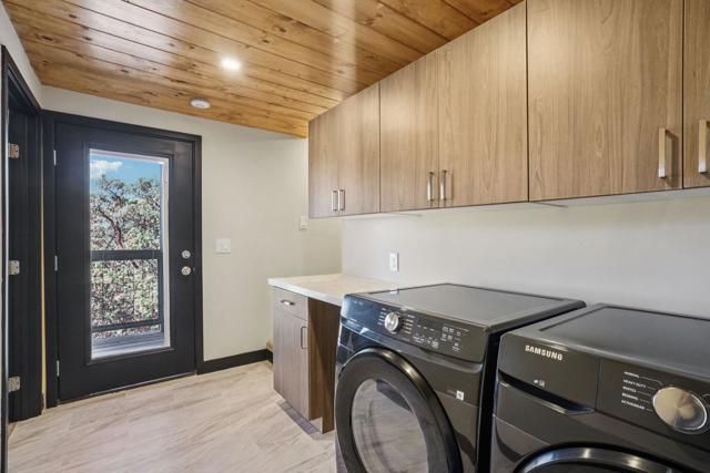 54091 Northridge, Idyllwild CA: https://media.crmls.org/mediaz/72a9287e-e117-4cff-9087-7ea026bc56bc.jpg