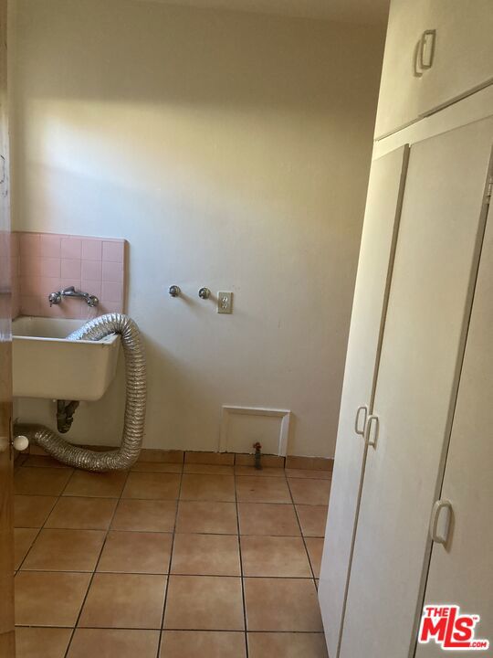 1242 S Point View Street, Los Angeles CA: https://media.crmls.org/mediaz/72a99927-d3c7-4a5b-ab77-64a9da076efc.jpg