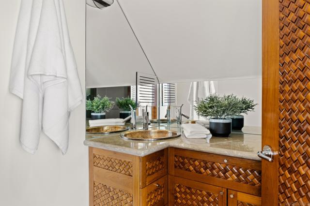 Image 46 of 52 For 2617 Ocean Front Walk