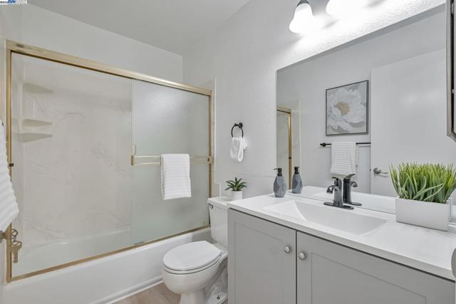 34319 Platinum Ter, Fremont CA: https://media.crmls.org/mediaz/72aa7b0e-ae01-40c3-925f-7e420e994bcd.jpg