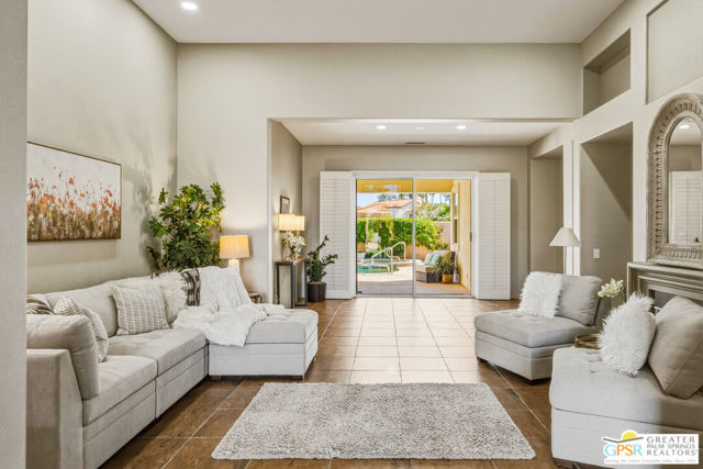 Image 6 of 39 For 2 Brentwood Way