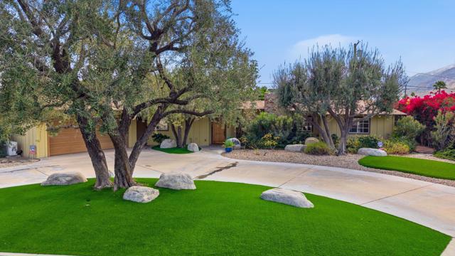 1387 E Verbena Drive, Palm Springs CA: https://media.crmls.org/mediaz/72ab4737-f855-4377-8b76-70395d5d1cb4.jpg