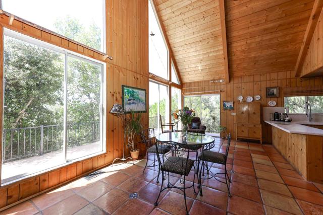 Image 14 of 75 For 2128 Salton View Dr