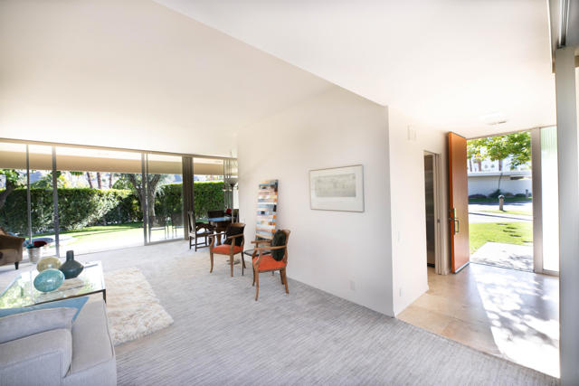 189 Desert Lakes Drive, Palm Springs CA: https://media.crmls.org/mediaz/72ab87d6-07de-4a79-a034-72c7b25e4bcc.jpg