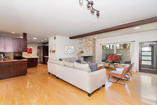 2030 E Amado Road, Palm Springs CA: https://media.crmls.org/mediaz/72ac37c6-2b2e-46f9-8b2a-7a185f07bd9b.jpg