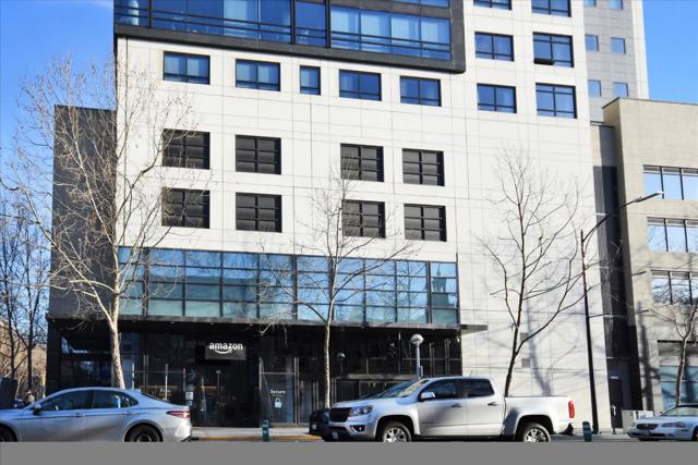 88 E San Fernando Street, San Jose CA: https://media.crmls.org/mediaz/72ac5dea-ed7e-49a7-bdd5-c8d91a93f207.jpg