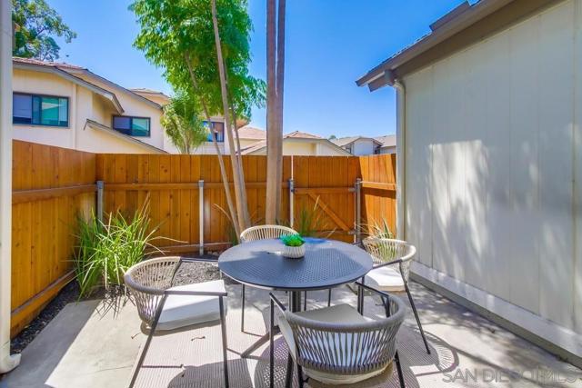 9855 Guisante Terrace, San Diego CA: https://media.crmls.org/mediaz/72acb2af-690b-4eb4-87f1-93d972239aa1.jpg