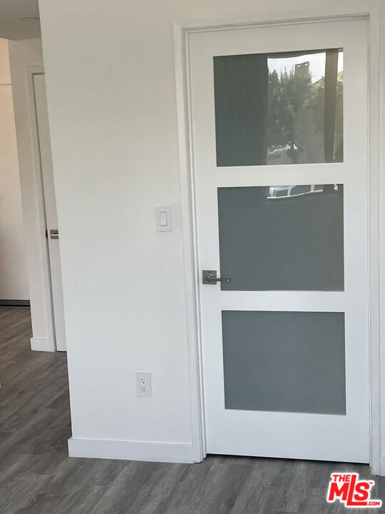19009 Sherman Way, Reseda CA: https://media.crmls.org/mediaz/72ae0812-6ee4-4650-8c52-6d9def0fbff9.jpg
