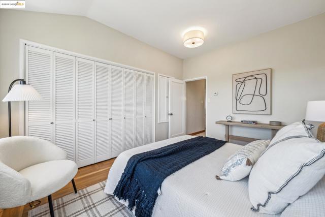 917 Avis Dr, El Cerrito CA: https://media.crmls.org/mediaz/72ae0c98-e389-4bf3-b0d2-e057dd2ecc13.jpg