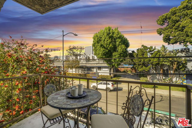 11337 Nebraska Avenue, Los Angeles CA: https://media.crmls.org/mediaz/72ae1da2-cab6-4d66-a046-80dc820e96a5.jpg